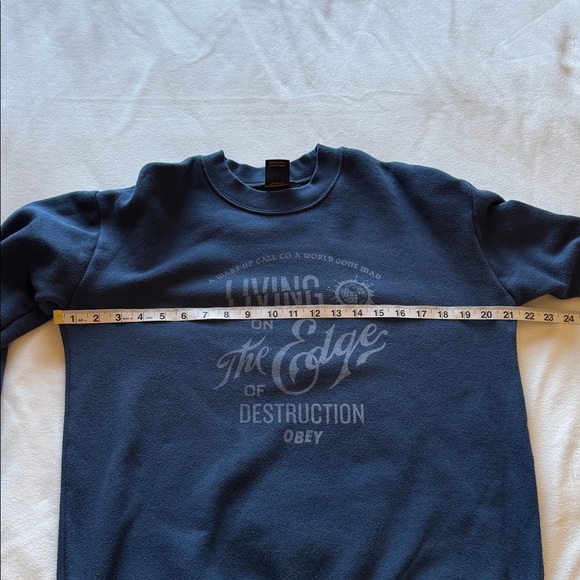 Obey sweatshirt - Picture 4 of 8